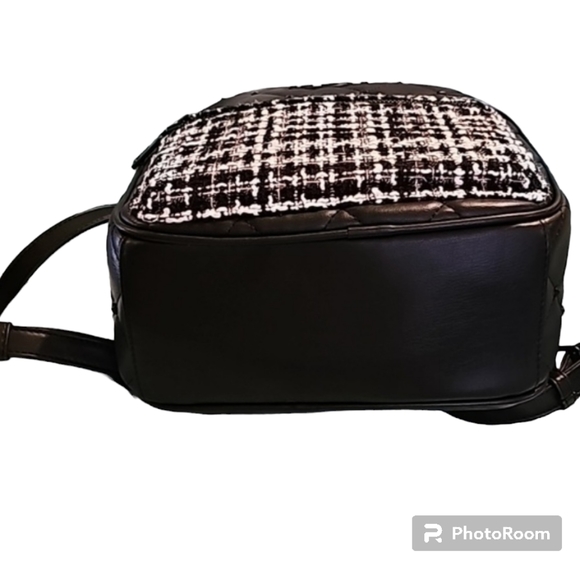 Badgley Mishka Big Diamond Quilted Backpack W/studs - Picture 7 of 8